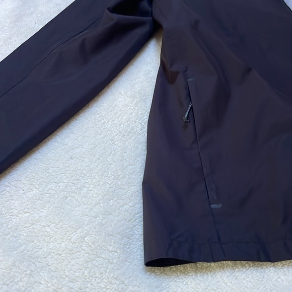 Lolë black raincoat size S - Picture 4 of 10